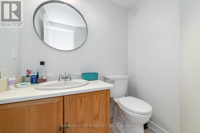 Building Photo - 98 Pickwick Dr