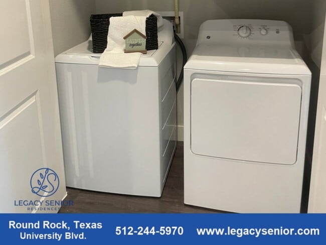 Interior Photo - Legacy Senior on University