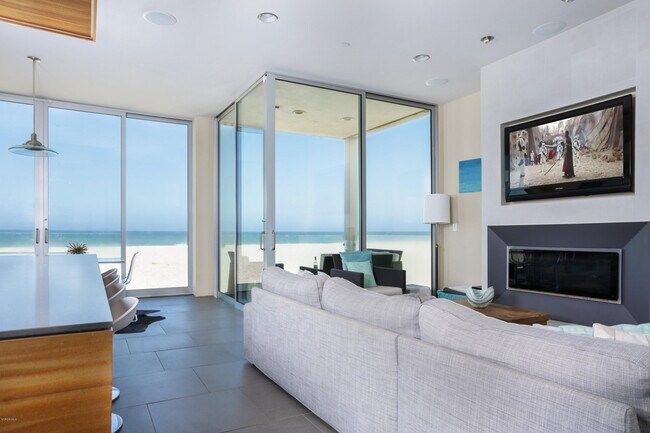 Foto del edificio - 1013 Mandalay Beach Rd