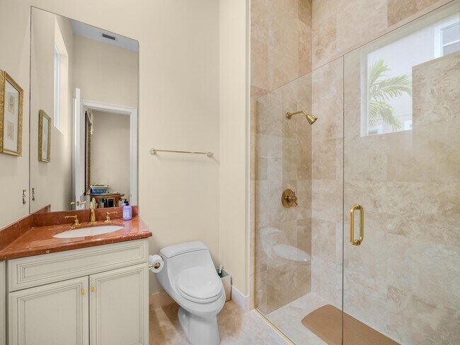 Foto del edificio - 606 Hermitage Cir