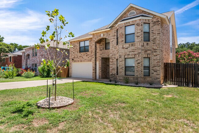 Building Photo - 11126 Cedar Park