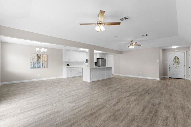 Building Photo - 7038 Laramie Ln