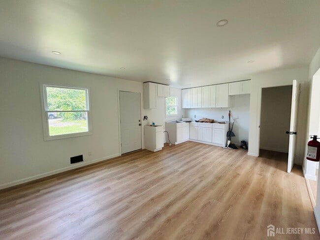 Building Photo - 18 Millstone Rd