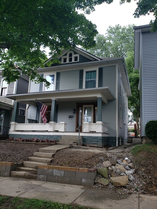 Building Photo - 318 N 10th St