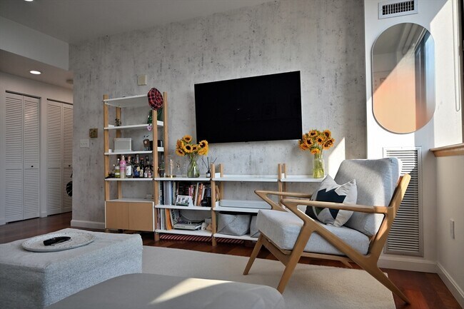 Foto del edificio - 169 Monsignor O'Brien Hwy