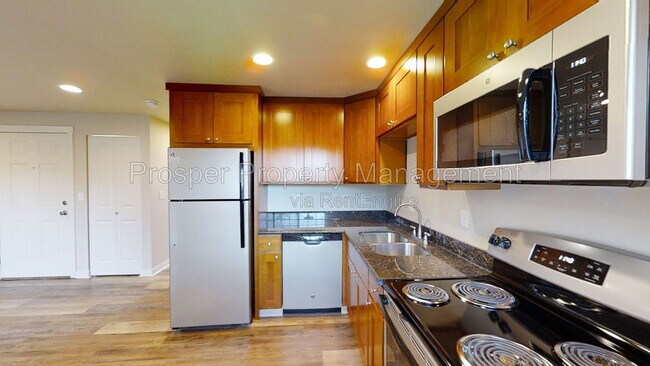 Building Photo - 2301 S 74th St