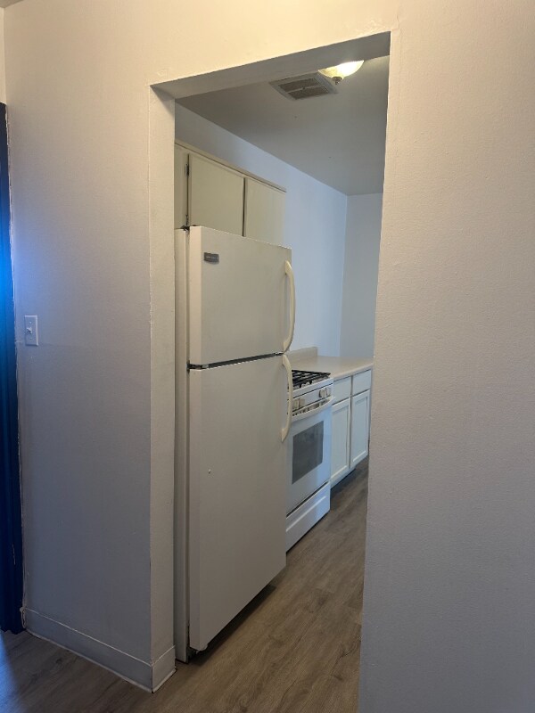 Building Photo - 363 Hawthorne Cir