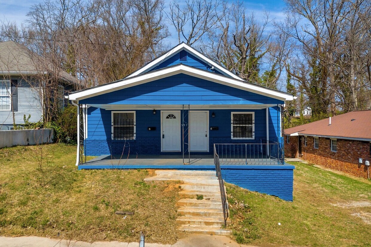 Foto principal - Charming 2BR Duplex in Atlanta
