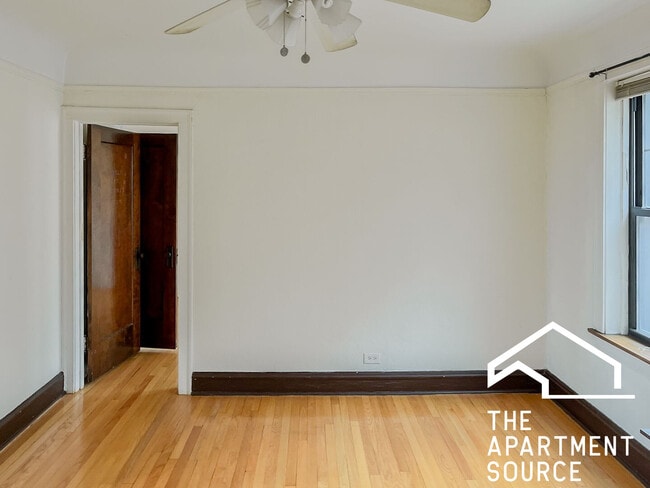 Building Photo - 2617 W Berwyn Ave