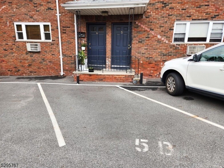 Primary Photo - 50 S Main Street Unit 5B