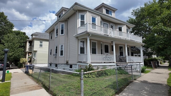 Building Photo - 245 Broadway