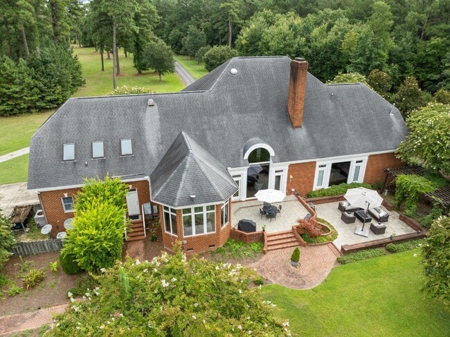 Foto del edificio - 450 Cox Rd