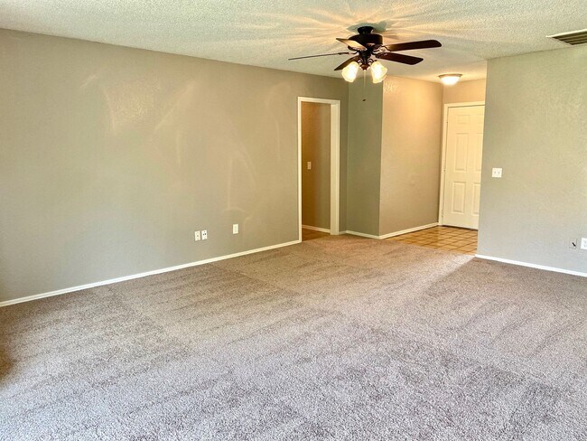 Photo - Cute 3 Bed In Mustang Schools House