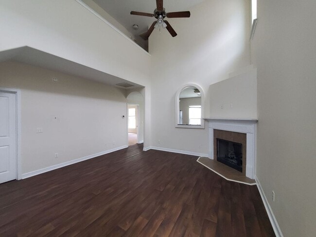 Building Photo - Located in the Heart of Richmond Hill
