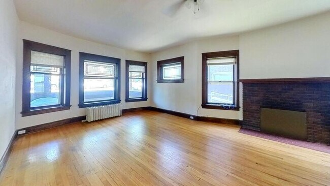 Building Photo - 111 E Gorham St