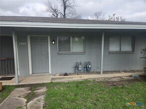 Building Photo - 1802 Avenue H A Ave