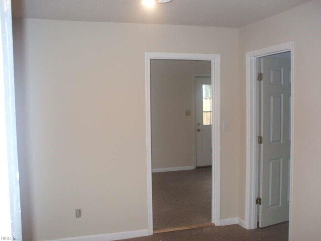 Foto del edificio - 3324 Brookbridge Rd