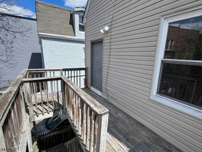 Building Photo - 389 Myrtle Ave