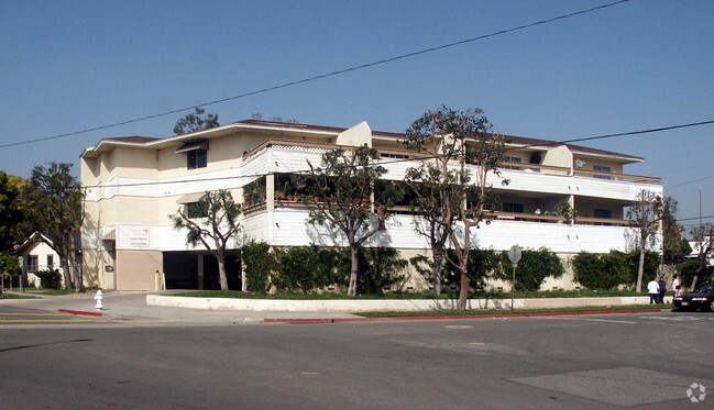 Building Photo - Sixth Street Apartments