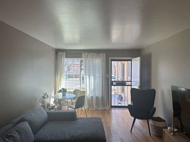 Building Photo - Lovely One Bed / One Bath in south Denver ...