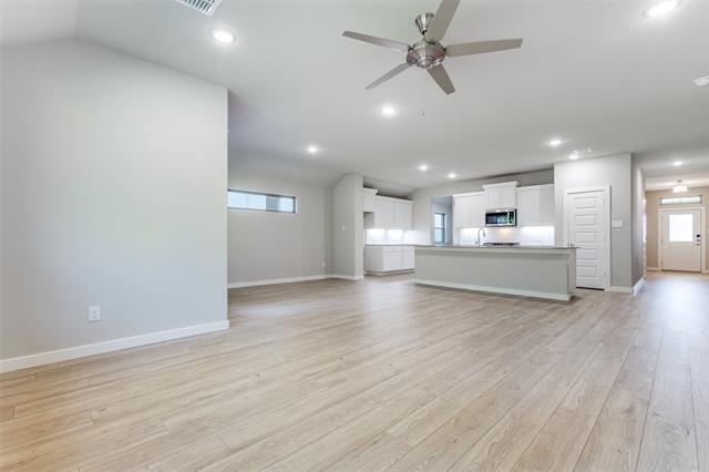 Foto del edificio - 1113 Birchwood Ln