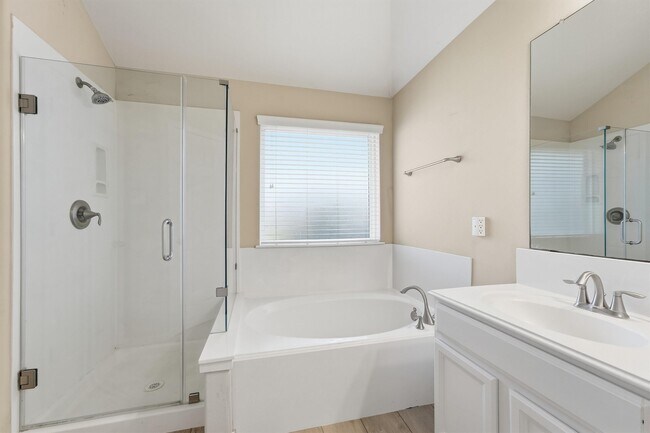 Building Photo - 11422 English Rose Trail