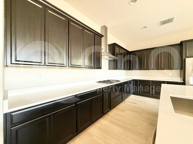 Foto del edificio - 22903 E Thornton Rd