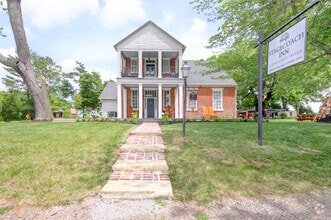 Building Photo - 88 Graysville Rd