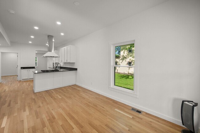 Foto del edificio - 2 Bedroom 1 Bath House in Clarksville