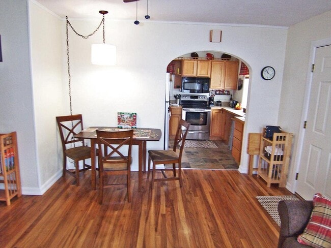 Foto del edificio - 238 E 21st St