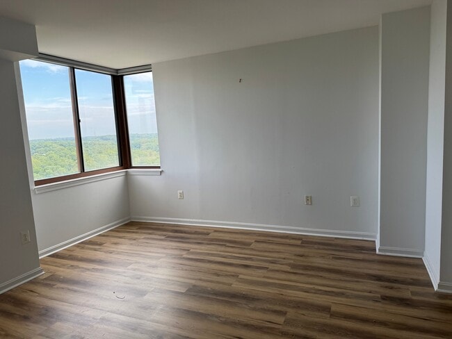 Photo - 10101 Grosvenor Pl (North Bethesda, MD) Apartment