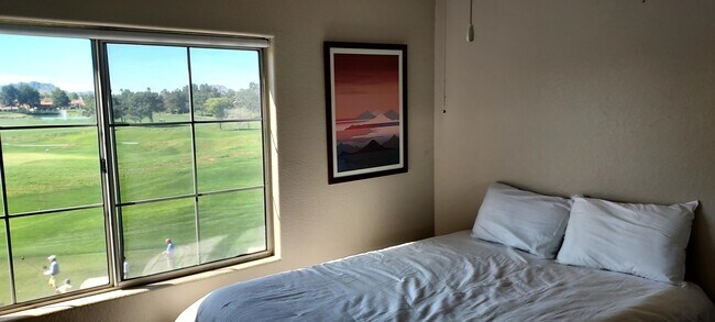 Foto del edificio - 4455 E Paradise Village Pky S