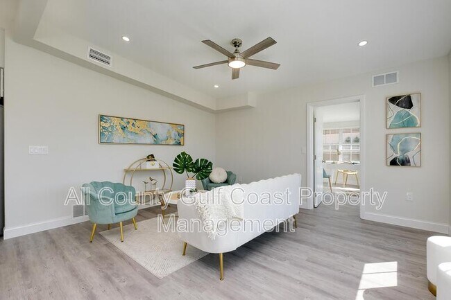 Foto del edificio - 223 Glen Oak Rd