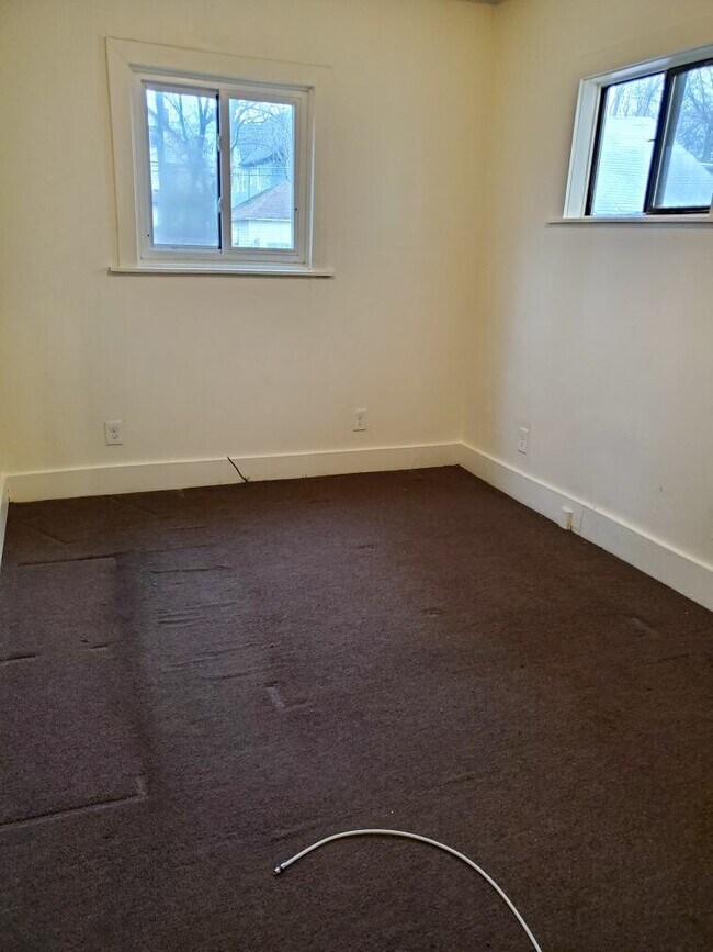 Building Photo - 284 Magnolia St