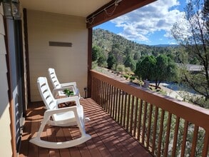 Building Photo - 4932 Summit Cir