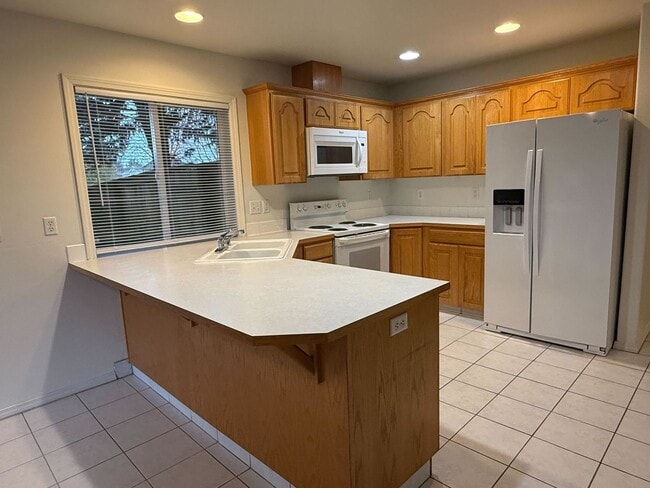 Photo - **BEAUTIFUL 3B/2.5Ba HOME IN DESIRABLE FIS...