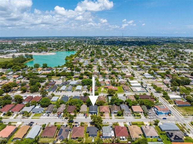 Foto del edificio - 2731 NW 14th St