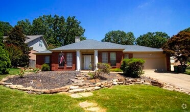 Building Photo - 808 Cartier Ln
