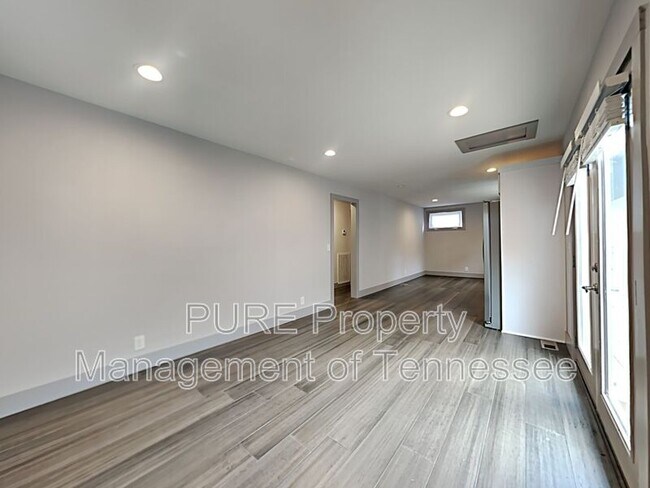 Building Photo - 3225 Cynthia Ln