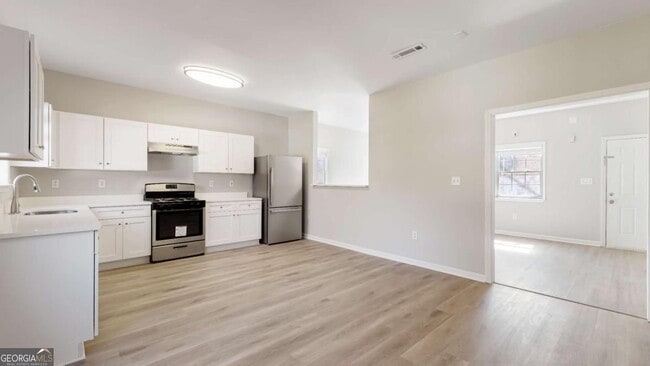 Building Photo - 848 Ridge Ave NW