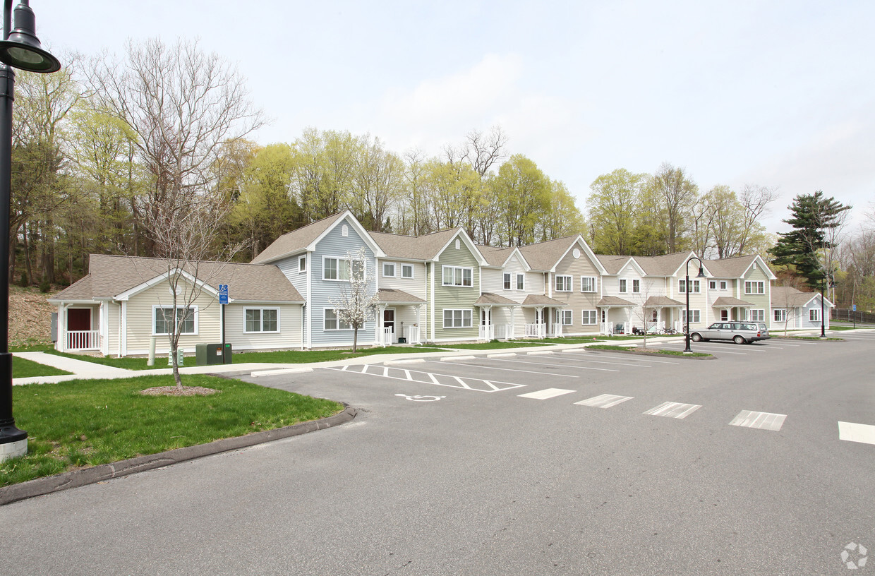 Primary Photo - Indian Field Apartments