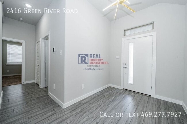 Foto del edificio - 2416 Green River Rd