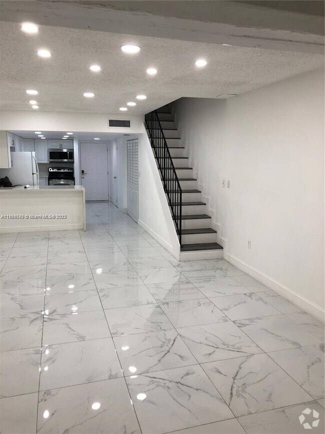 Building Photo - 1555 W 44th Pl