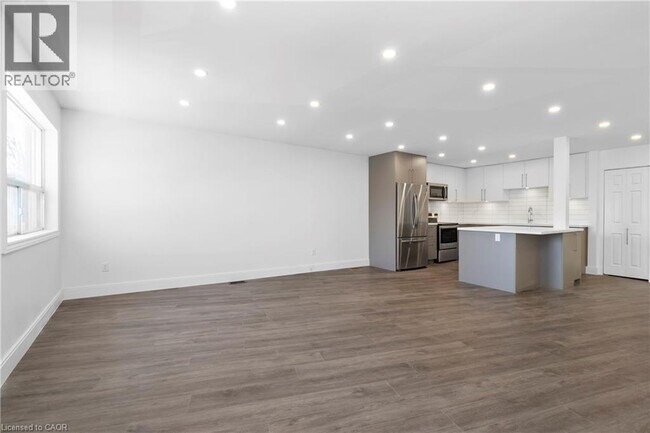 Photo du bâtiment - 1498 Paddington Ct