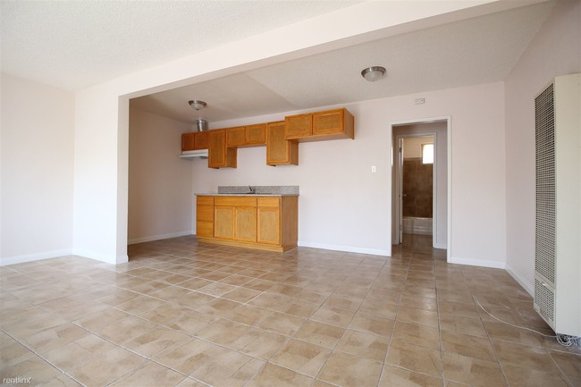 Building Photo - 4645 Live Oak St
