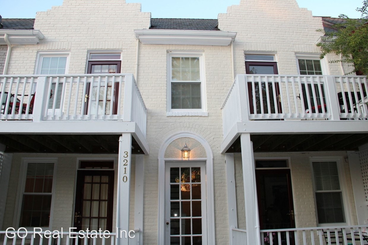Primary Photo - 3210 Stuart Ave