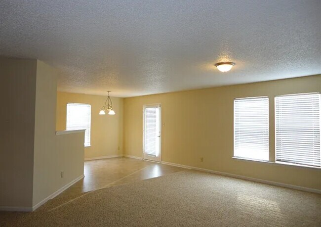 Building Photo - 981 Brookstone Dr