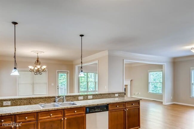 Building Photo - 4 br, 3.5 bath House - 239 Water Oak Place