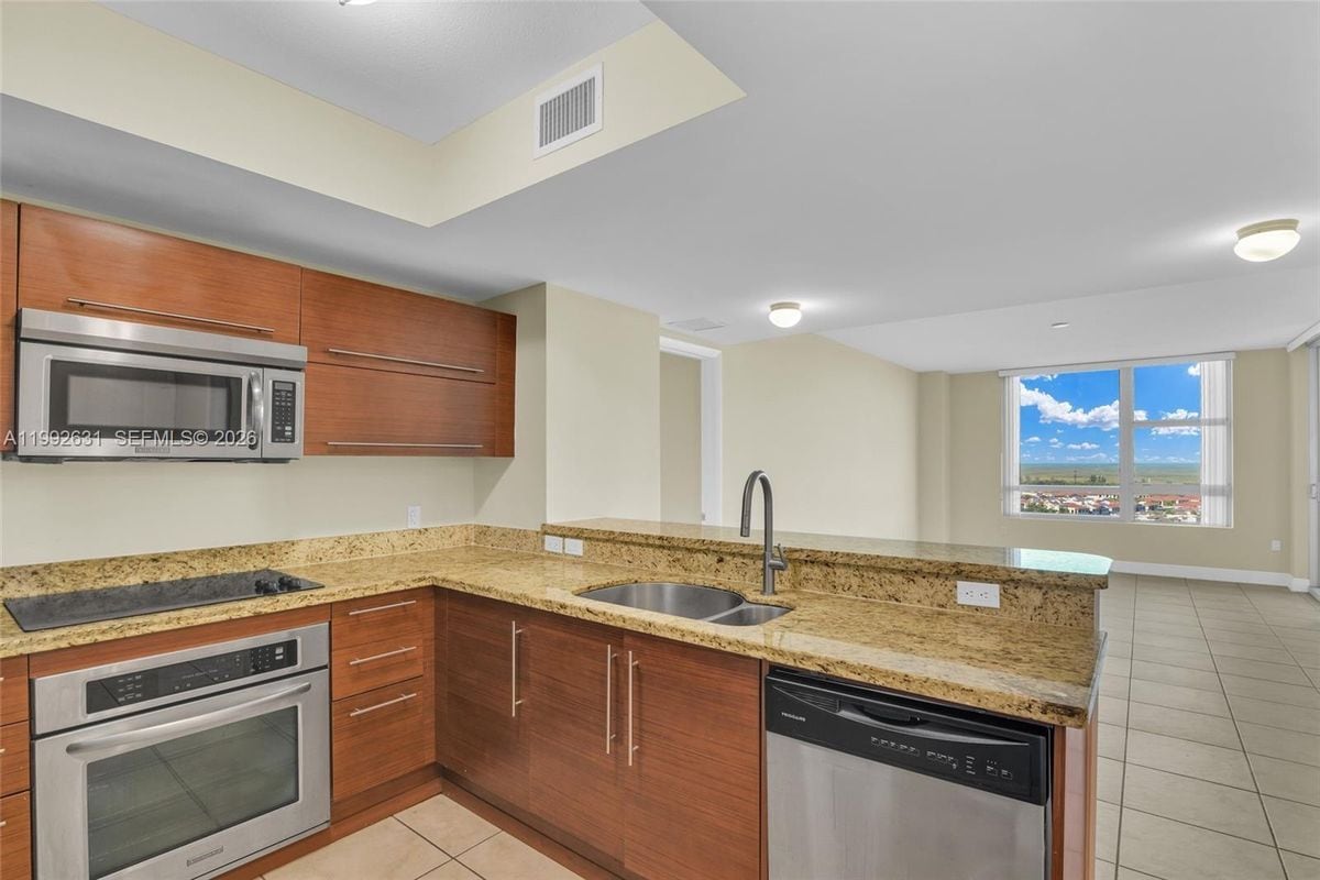 Foto del edificio - 2681 N Flamingo Rd