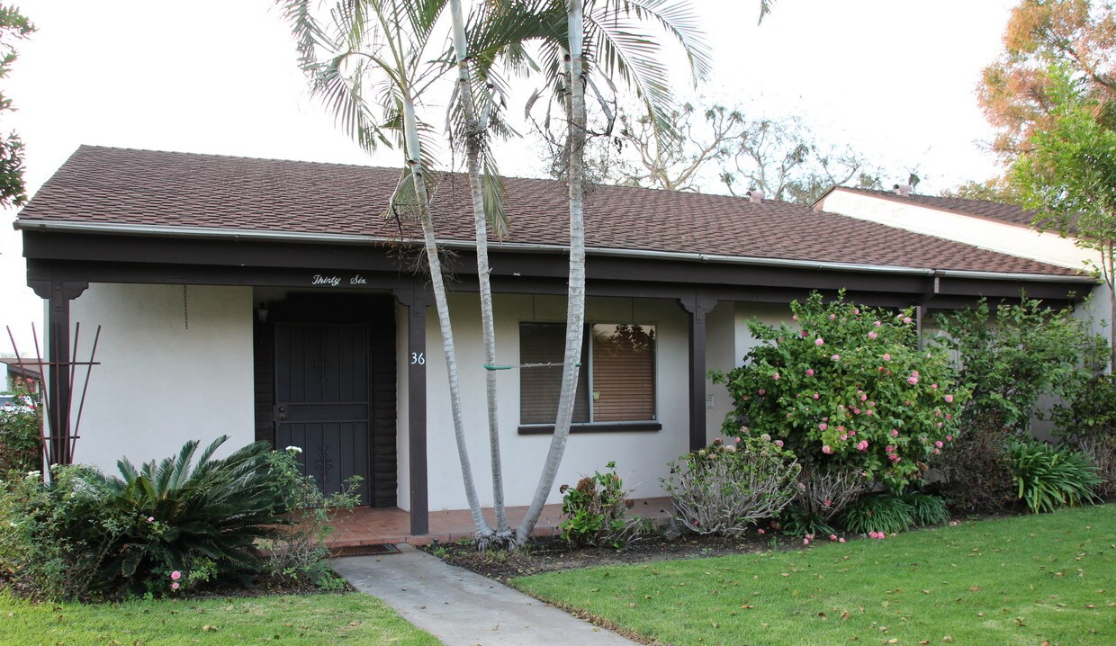 Primary Photo - 2011 W Katella Ave